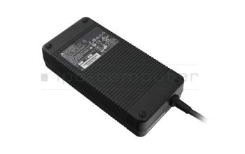 Mifcom XG7 i7 - GTX 1080 UHD Ultimate (17,3\") (P775TM1-G) Netzteil 330,0 Watt