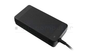 Mifcom XW7 i7 - GTX 1080 UHD Ultimate (17,3\") (P775TM1-G) Netzteil 330 Watt